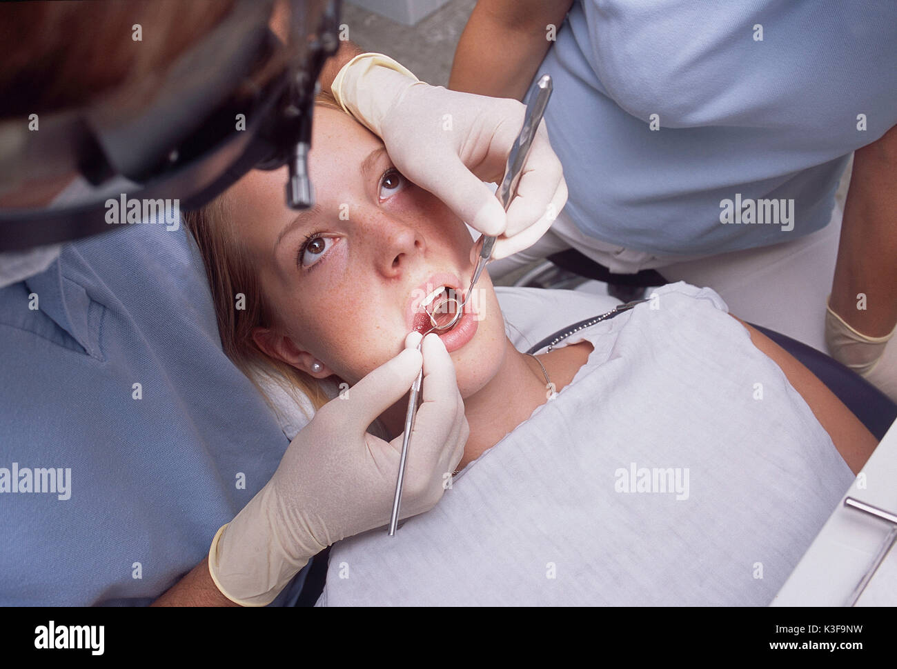 Untersuchung beim Zahnarzt Stockfoto