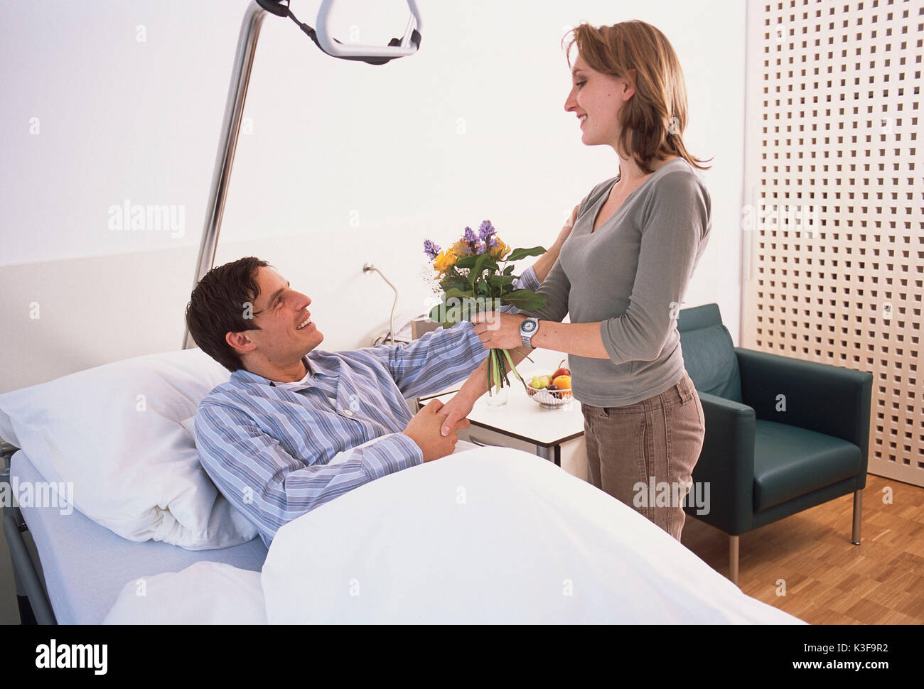 Frauenkrankenhaus krank Fotos und Bildmaterial in hoher Auflösung Alamy