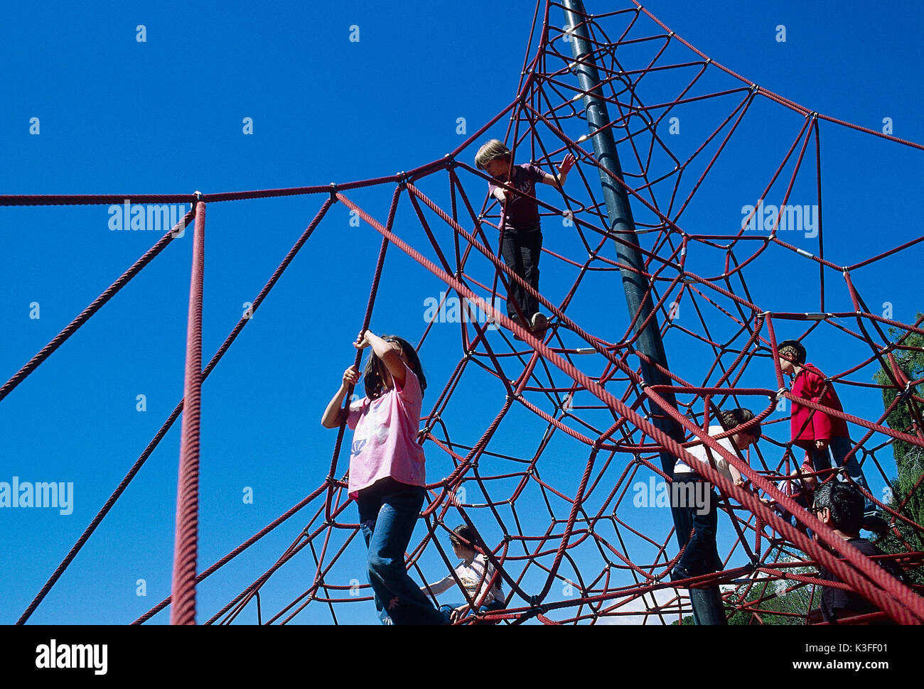 Kinder auf dem Spielplatz Stockfoto
