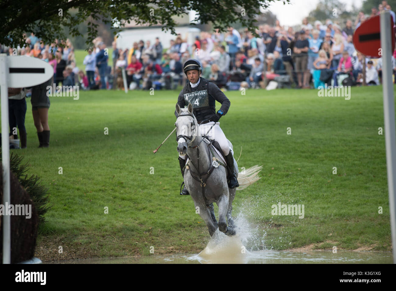 Stamford, Lincs, UK. 02 Sep, 2017. Harry Dzenis reiten Xam bei landrover Burghley Horse Trials cross country Event auf 02/09/2017 Credit: Steve Brownley/Alamy leben Nachrichten Stockfoto