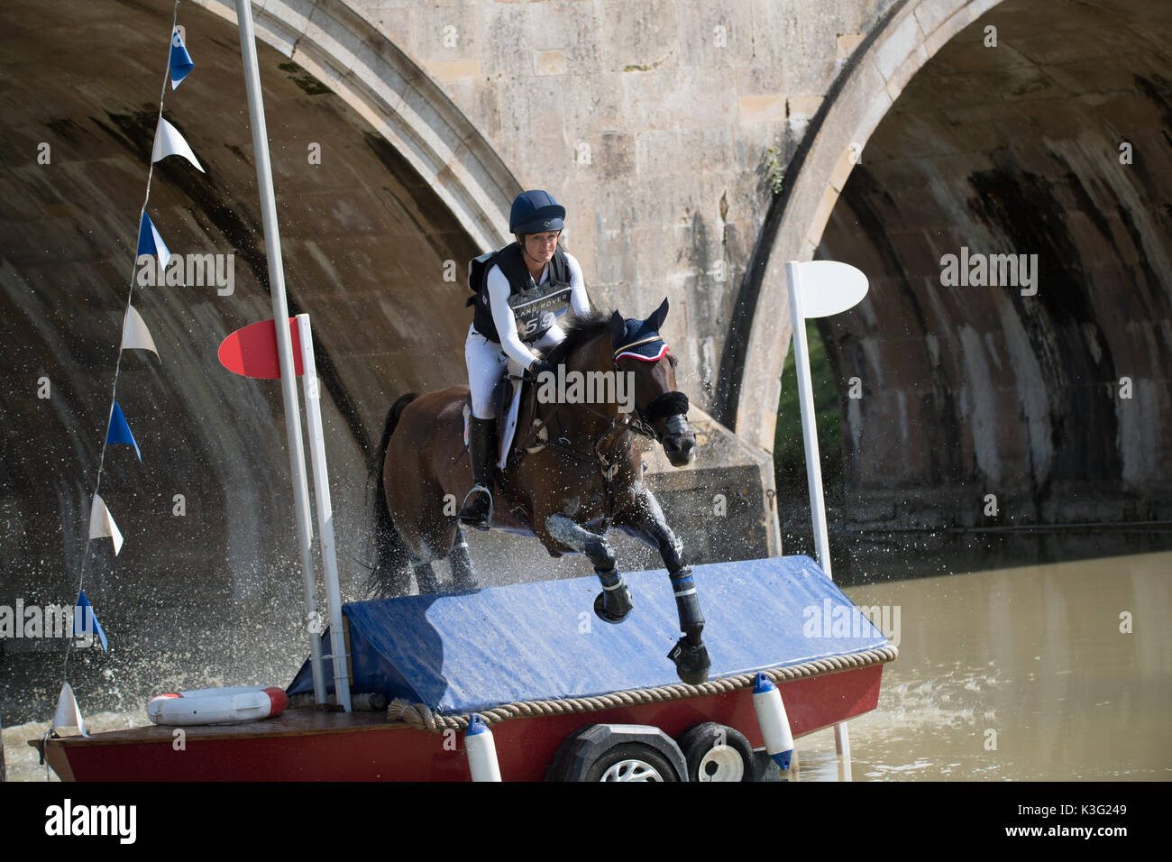 Stamford, Lincs, UK. 02 Sep, 2017. Lynn Symanski reiten Donner bei landrover Burghley Horse Trials cross country Event auf 02/09/2017 Credit: Steve Brownley/Alamy leben Nachrichten Stockfoto