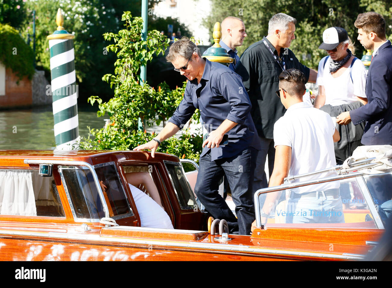 Matt Damon wird gesehen, dass das Hotel Excelsior nach Interviews geben während des 74. Filmfestival von Venedig am 01 September, 2017 in Venedig, Italien Stockfoto