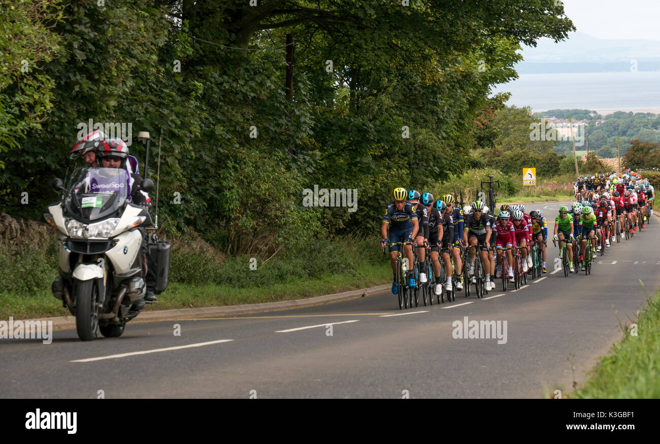 East Lothian, Schottland, Großbritannien, 3. September 2017. Die Hauptstelle der Radfahrer in der Tour of Britain Etappe 1 Radrennen über Byres Hill Stockfoto