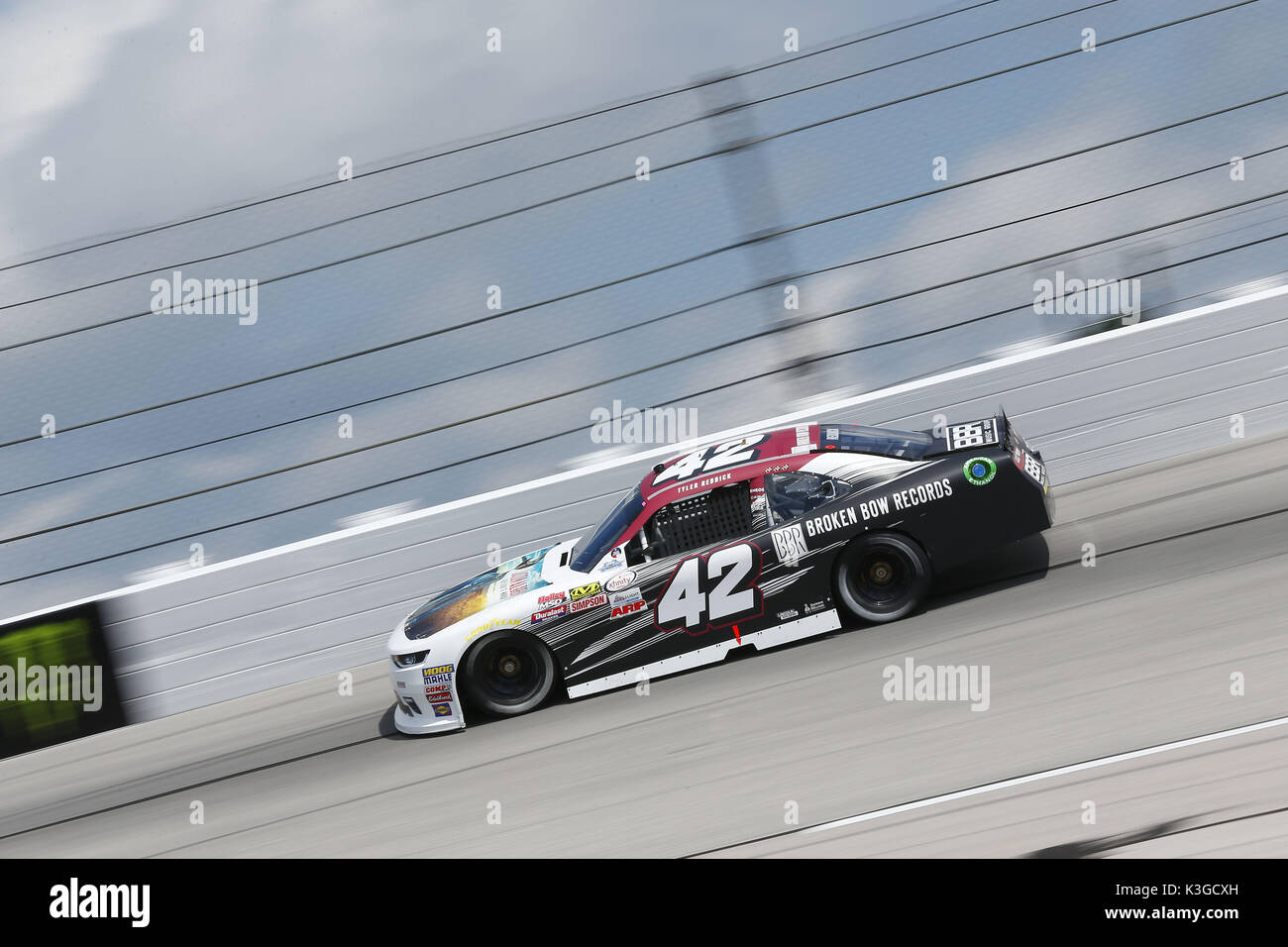 Darlington, South Carolina, USA. 1. Sep 2017. September 01, 2017 - Darlington, South Carolina, USA: Tyler Reddick (42) nimmt zu dem Titel für den Sport Clips Haarschnitte VFW 200 bei Darlington Raceway in Darlington, South Carolina zu üben. Credit: Justin R. Noe Asp Inc/ASP/ZUMA Draht/Alamy leben Nachrichten Stockfoto