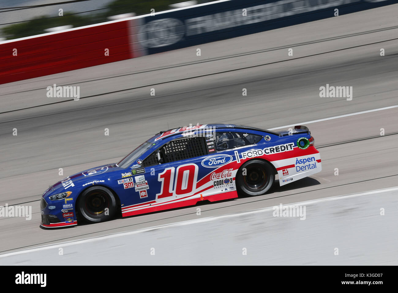 Darlington, South Carolina, USA. 1. Sep 2017. September 01, 2017 - Darlington, South Carolina, USA: Danica Patrick (10) nimmt zu dem Titel für die Bojangles' südlicher 500 bei Darlington Raceway in Darlington, South Carolina zu üben. Credit: Justin R. Noe Asp Inc/ASP/ZUMA Draht/Alamy leben Nachrichten Stockfoto