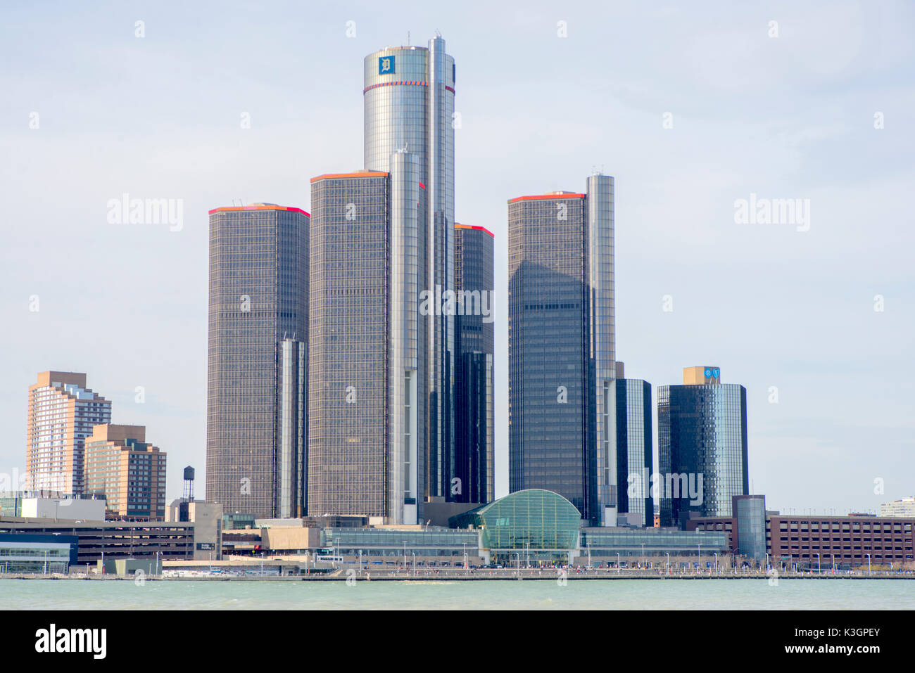 Detroit, MI - April 8, 2017: General Motors Building, gm Headquarters aka Renaissance Center in der Innenstadt von Detroit. Stockfoto