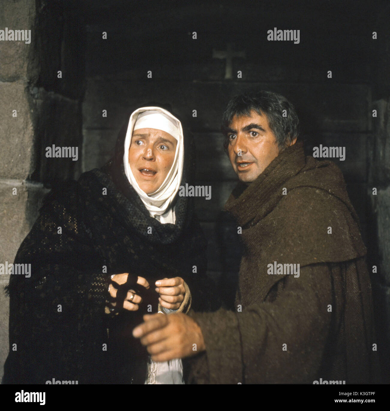Romeo Und Julia Br It 1968 Pat Heywood Als Die Krankenschwester Milo O Shea Wie Pater Lorenzo Datum 1968 Stockfotografie Alamy