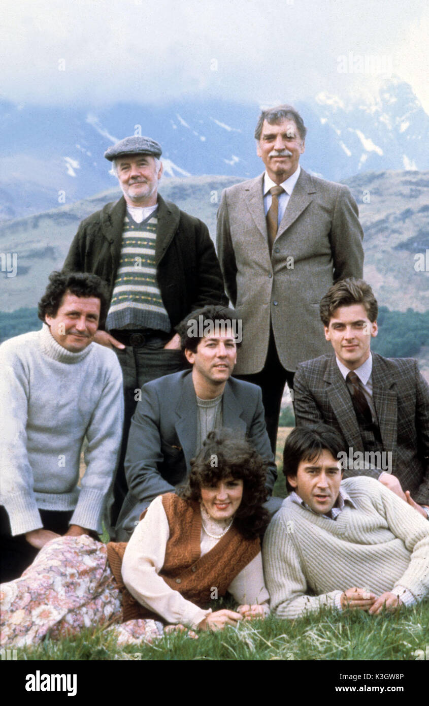 LOCAL HERO FULTON MACKAY LOCAL HERO Obere Reihe: FULTON MACKAY, Burt Lancaster Zweite Reihe: CHRISTOPHER ROZYCKI, PETER REIGERT, Peter Capaldi Vordere Reihe: JENNIFER SCHWARZ, DENIS LAWSON Datum: 1983 Stockfoto