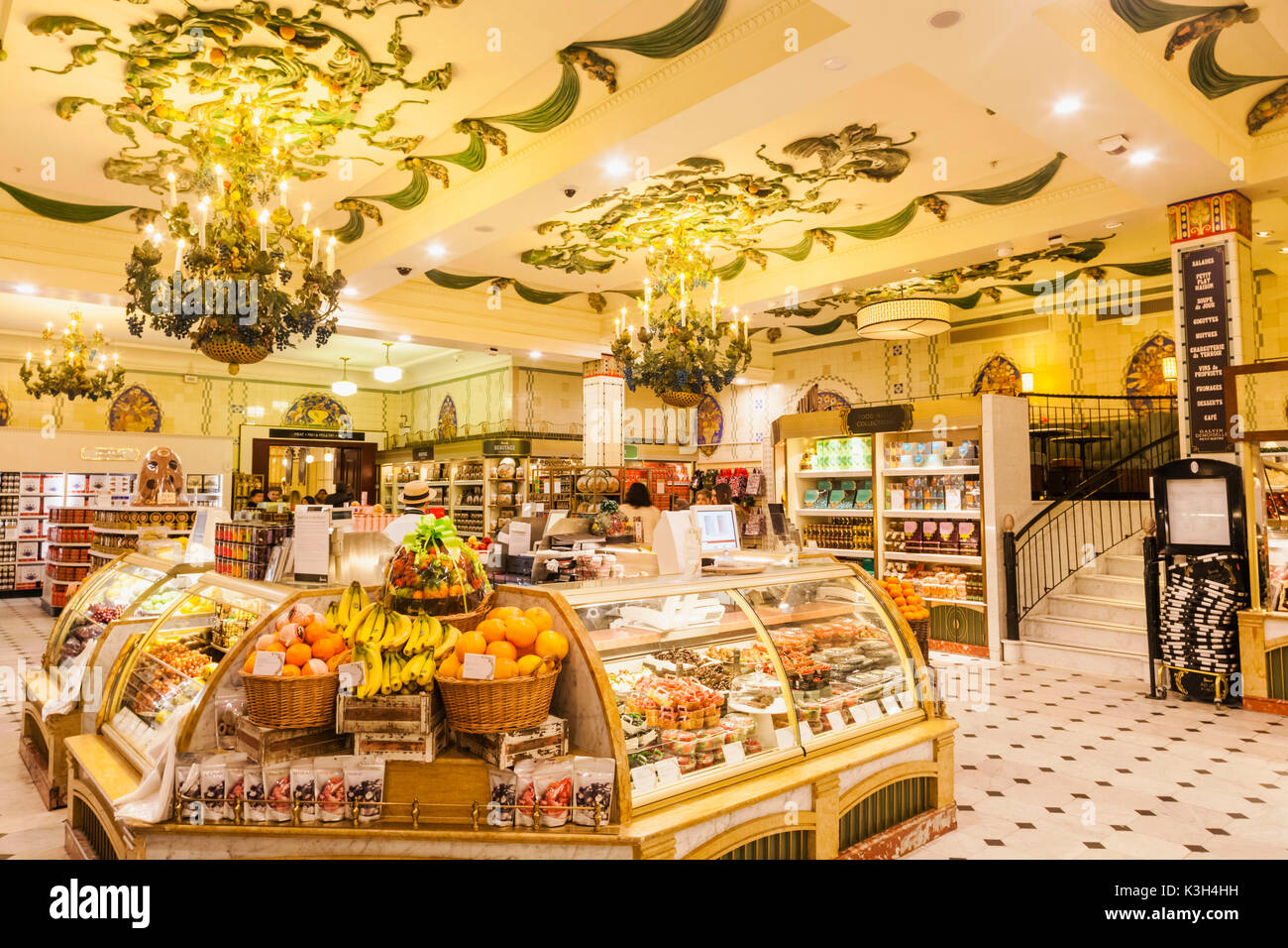 England London Knightsbridge Harrods Food Hall Stockfotografie Alamy