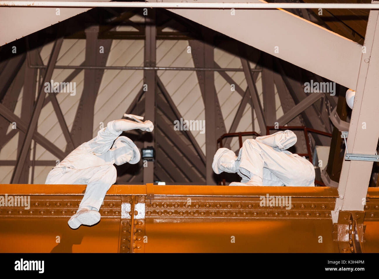 England, London, Tower Bridge, zeigen der Tower Bridge Bau Arbeiter Stockfoto