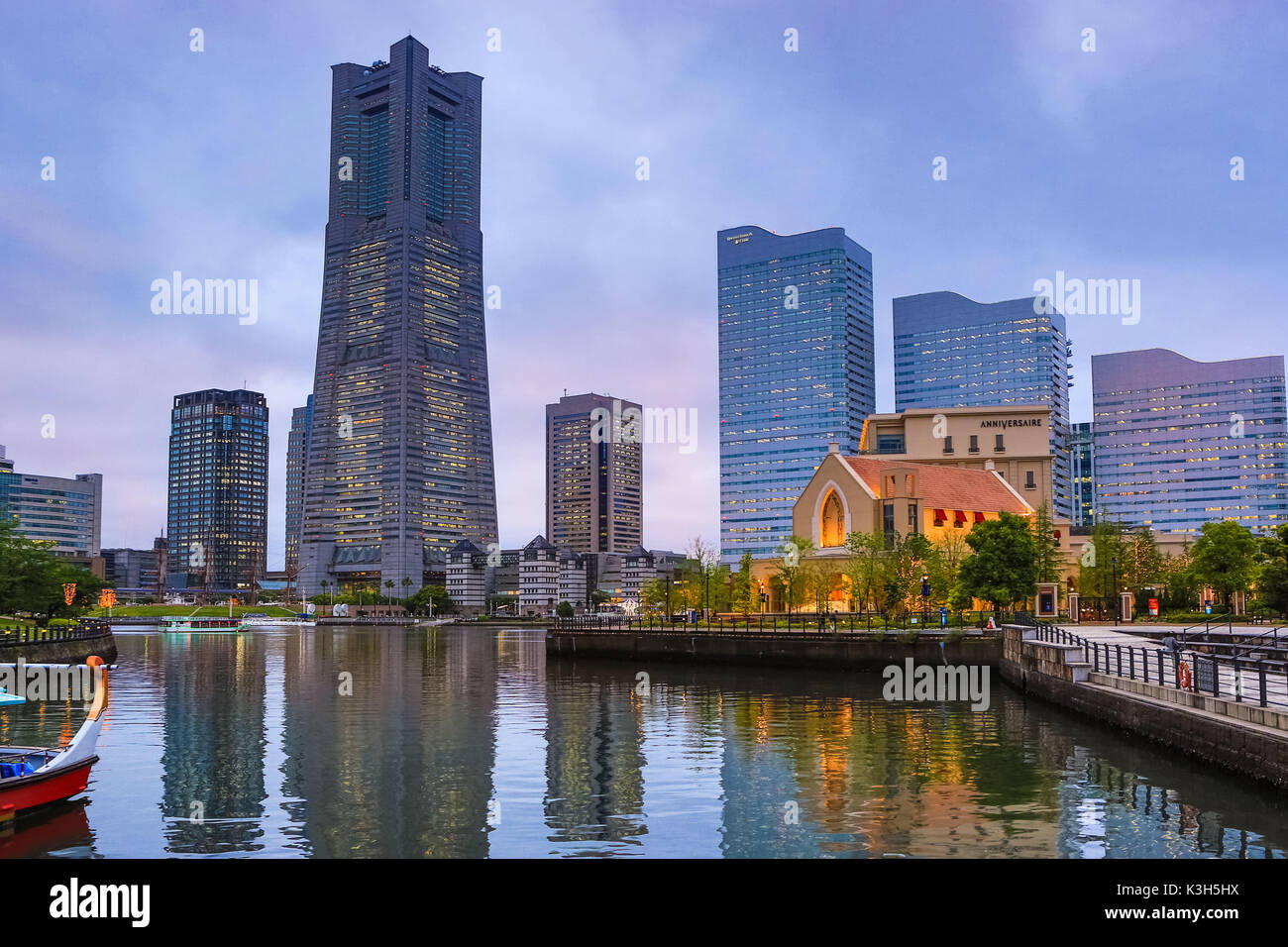 Japan, Yokohama City, Skyline, Wahrzeichen Gebäude. Stockfoto