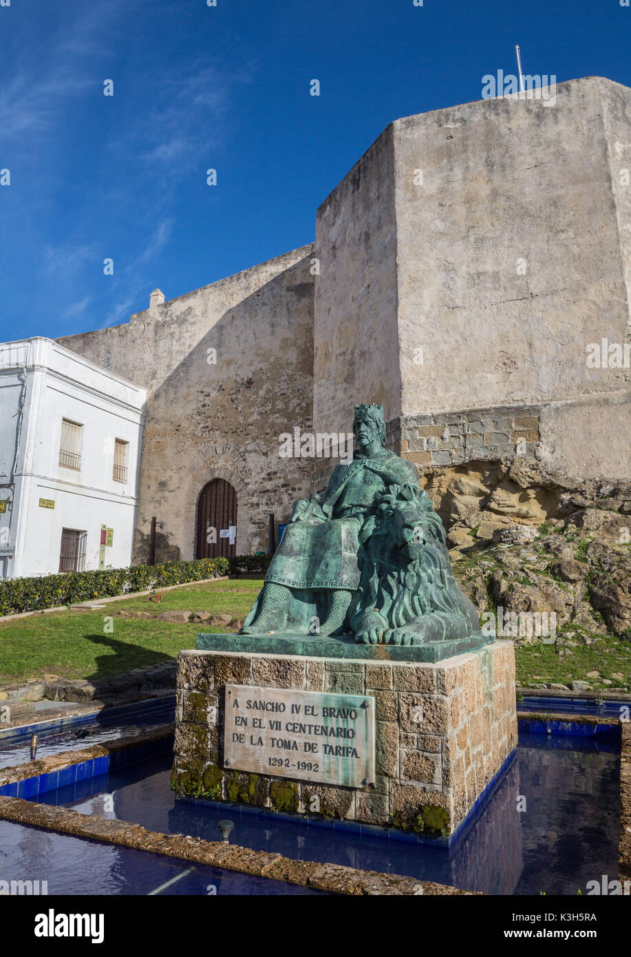 Spanien, Provinz Cadiz, Tarifa Stadt, Guzman el Bueno Schloss, Sancho IV Denkmal Stockfoto