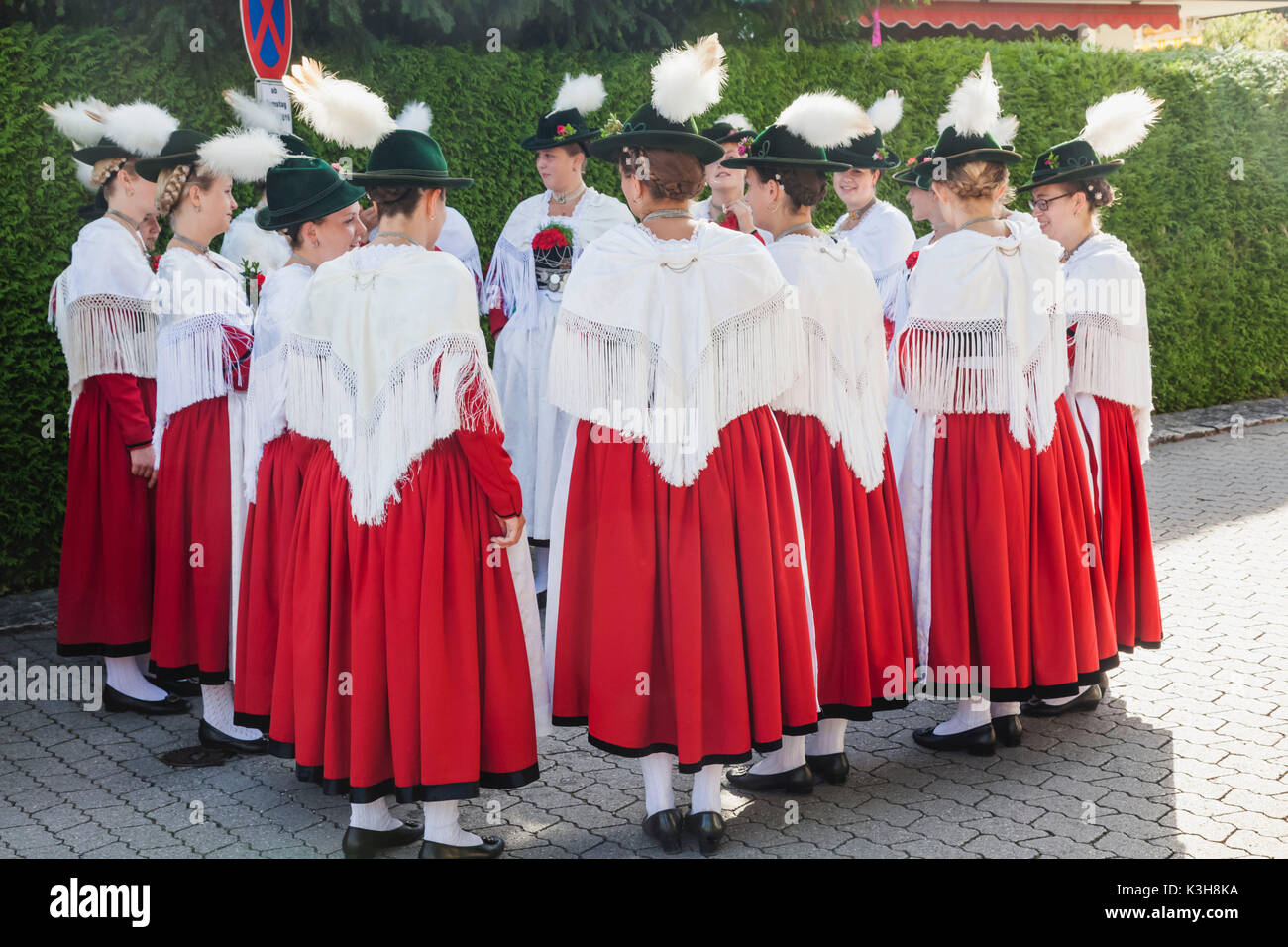 Deutschland, Bayern, Garmisch-Partenkirchen, Bavarian Festival, Mädchen in Tracht Stockfoto