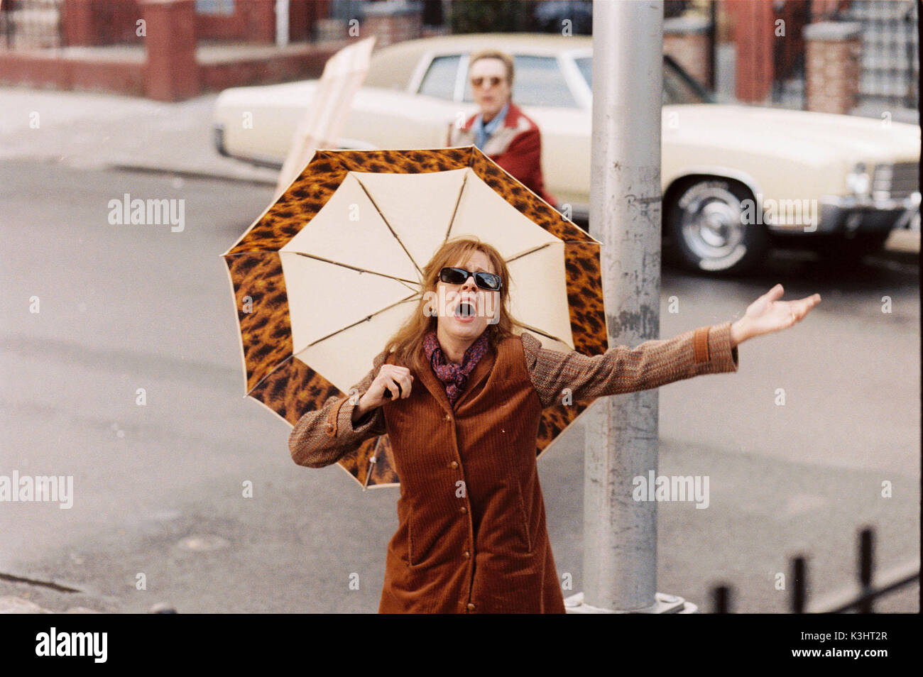 SUSAN SARANDON spielt Kitty Kane -- ROMANTIK & ZIGARETTEN - FÜR WEITERE INFORMATIONEN WENDEN SIE SICH BITTE AN DIE ICON PRESSESTELLE UNTER 020 7494 8190 Erscheinungsdatum TBC, Zertifikat TBC, Laufzeit TBC ROMANTIK & ZIGARETTEN SUSAN SARANDON spielt Kitty Kane SUSAN SARANDON spielt Kitty Kane -- ROMANTIK & ZIGARETTEN - FÜR WEITERE INFORMATIONEN WENDEN SIE SICH BITTE AN DIE ICON PRESSESTELLE UNTER 020 7494 8190 ERSCHEINUNGSDATUM NOCH OFFEN, ZERTIFIKAT NOCH OFFEN, LAUFZEIT NOCH OFFEN Datum: 2005 Stockfoto