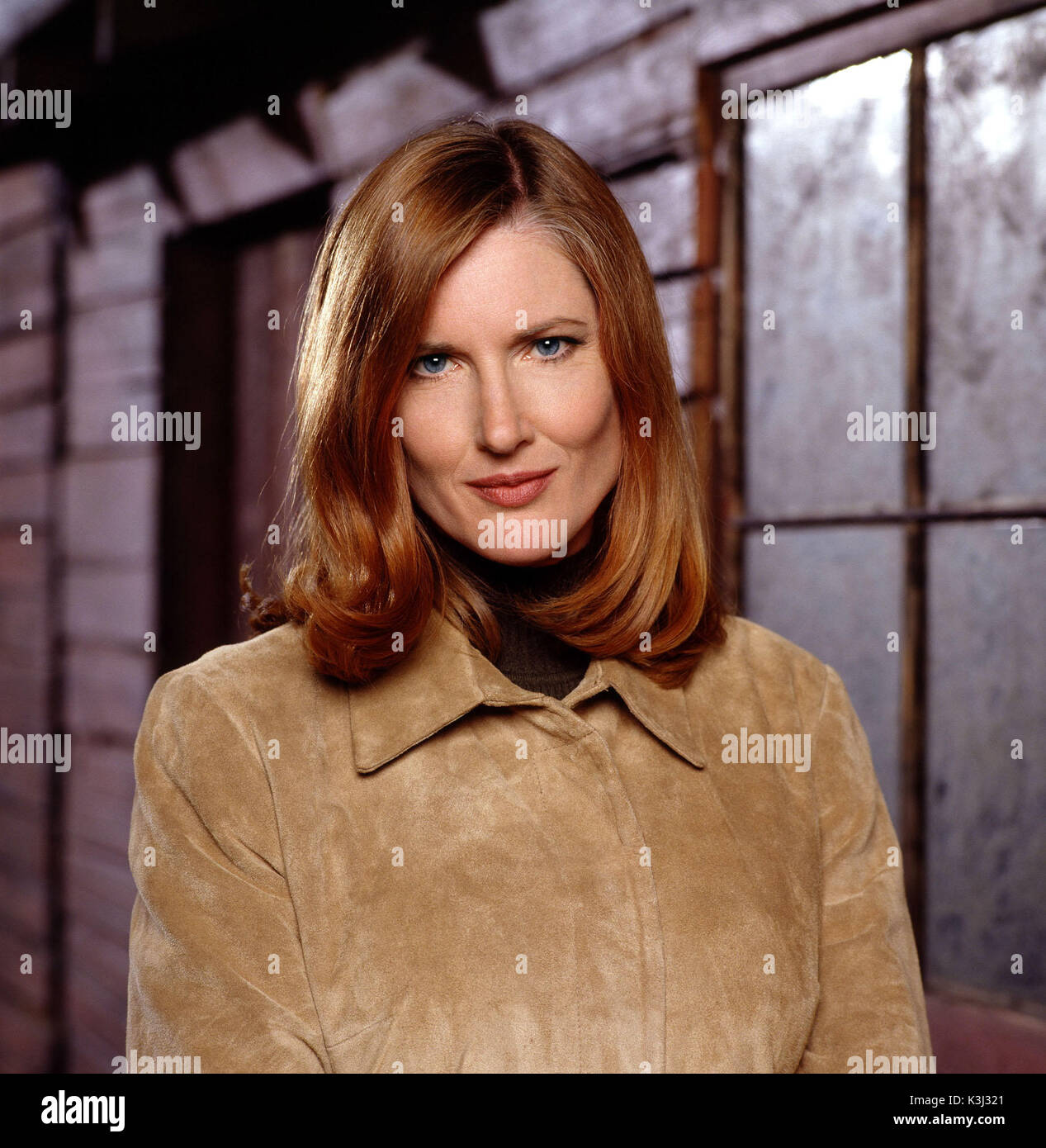 Smallville Im Bild Annette O Toole Als Martha Kent Photo Credit Xa9 Der Wb Kharen Hill Smallville Us Tv Serie 01 Annette O Toole Als Martha Kent Smallville Im Bild Annette O Toole Als Martha Kent Photo