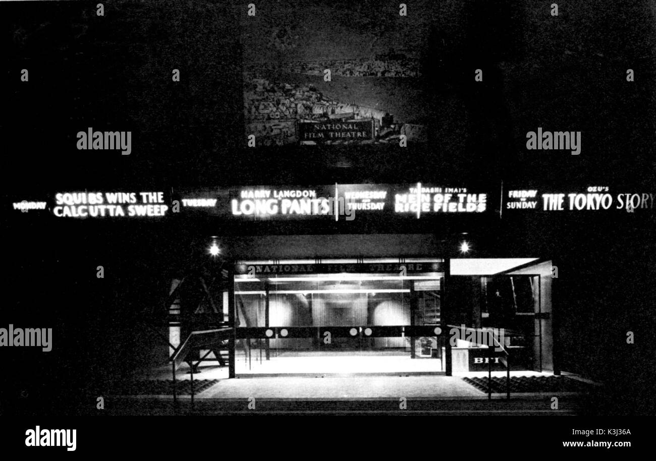 NATIONAL FILM Theatre unter der Waterloo Bridge, South Bank, London hier nach ihrer Öffnung zu sehen Stockfoto
