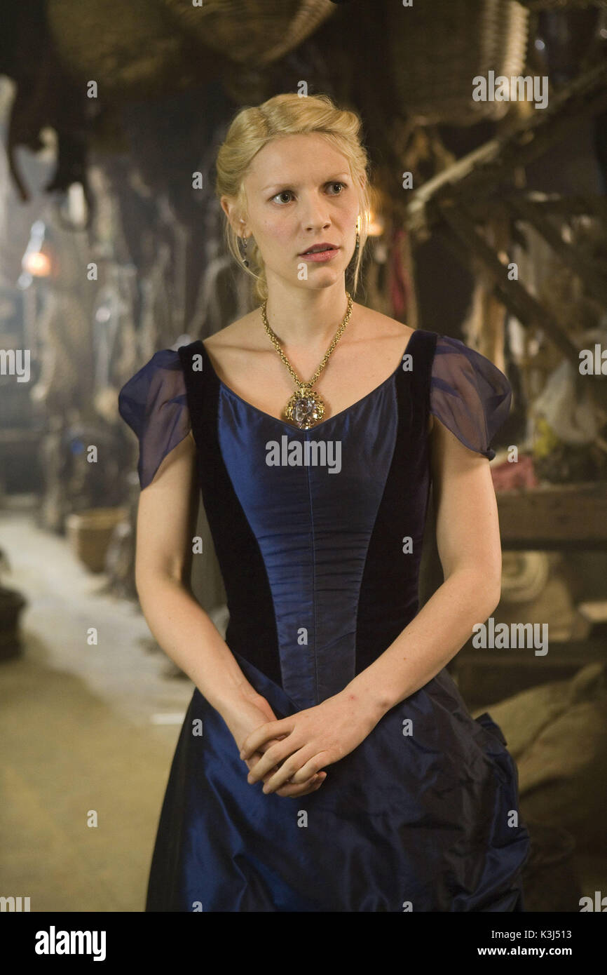 Tatuirovka qilingan porno aktrisa Sierra