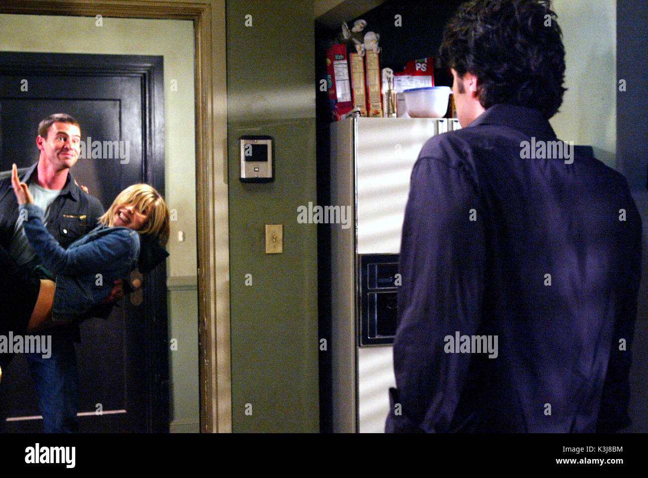 100030 325 -- SCRUBS - die Episode mit dem Titel His Story II wird am Dienstag, den 6. April (9:30-10:00 Uhr, ET), auf NBC ausgestrahlt. (TOUCHSTONE/MITCHELL HADDAD) SCOTT FOLEY, SARAH CHALKE, ZACH BRAFF SCHRUBBT [US TV Series 2001 - ] Series#3/Episode#18/His Story II [L-R] SCOTT FOLEY als Sean, SARAH CHALKE als Dr. Elliot Reid, ZACH BRAFF als Dr. John 'J.D.' Dorian 100030 325 -- SCRUBS - die Episode mit dem Titel His Story II wird am Dienstag, den 6. April (9:30-10:00 Uhr, ET), auf NBC ausgestrahlt. SCOTT FOLEY, SARAH CHALKE, ZACH BRAFF Stockfoto