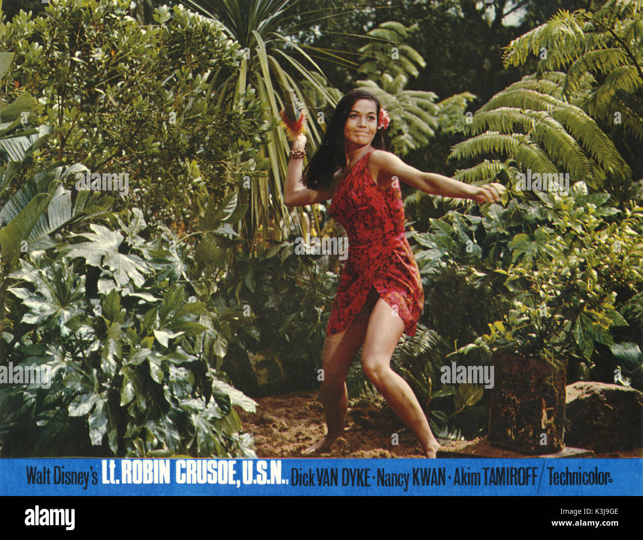 LT. ROBIN CRUSOE, U.S.N. NANCY KWAN Datum: 1966 Stockfoto