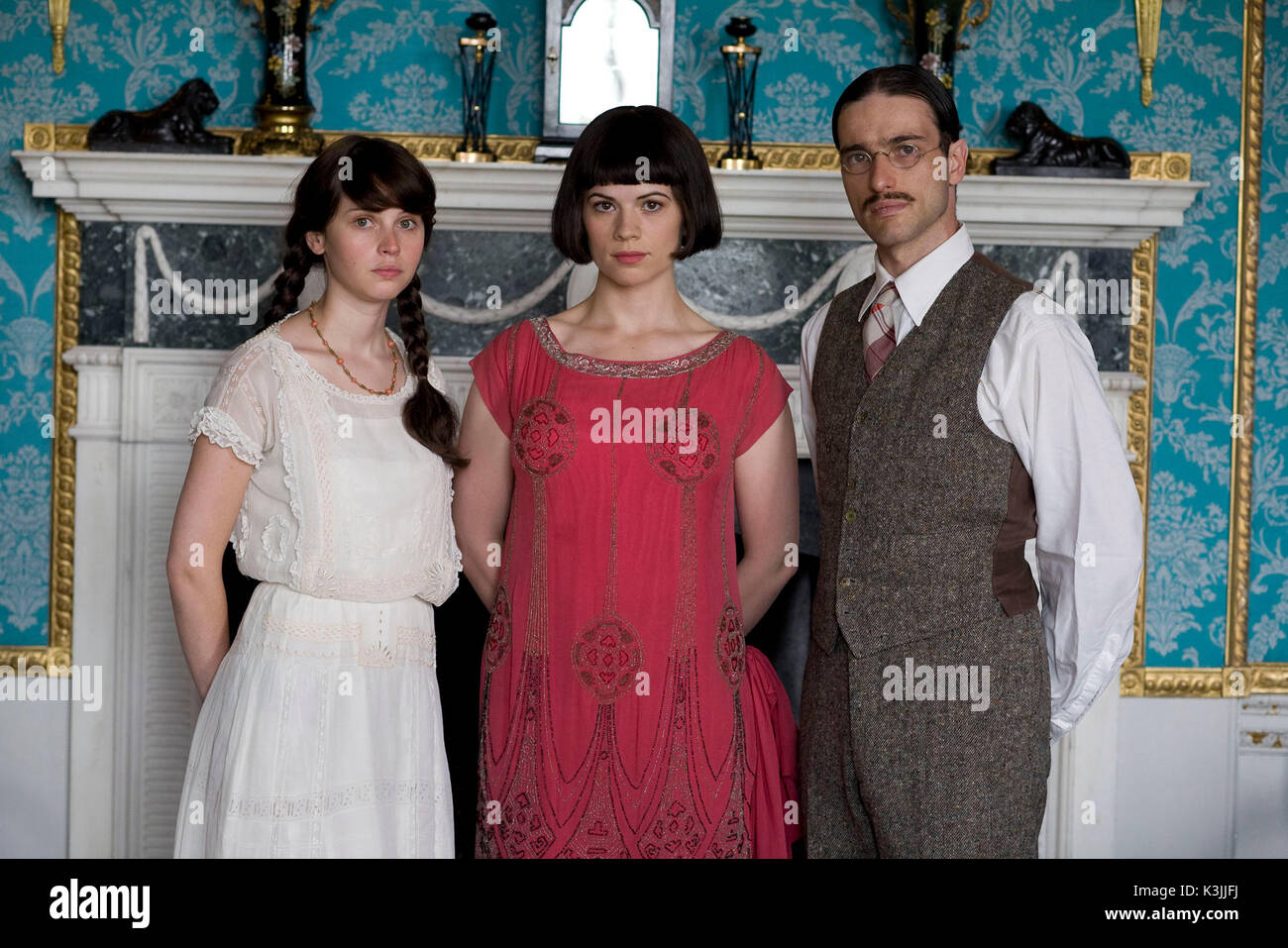 BRIDESHEAD REVISITED FELICITY JONES als Lady Cordelia Flyte, Hayley Atwell, wie Julia Flyte, ED STOPPARD als Bridley Flyte Brideshead revisited Datum: 2008 Stockfoto