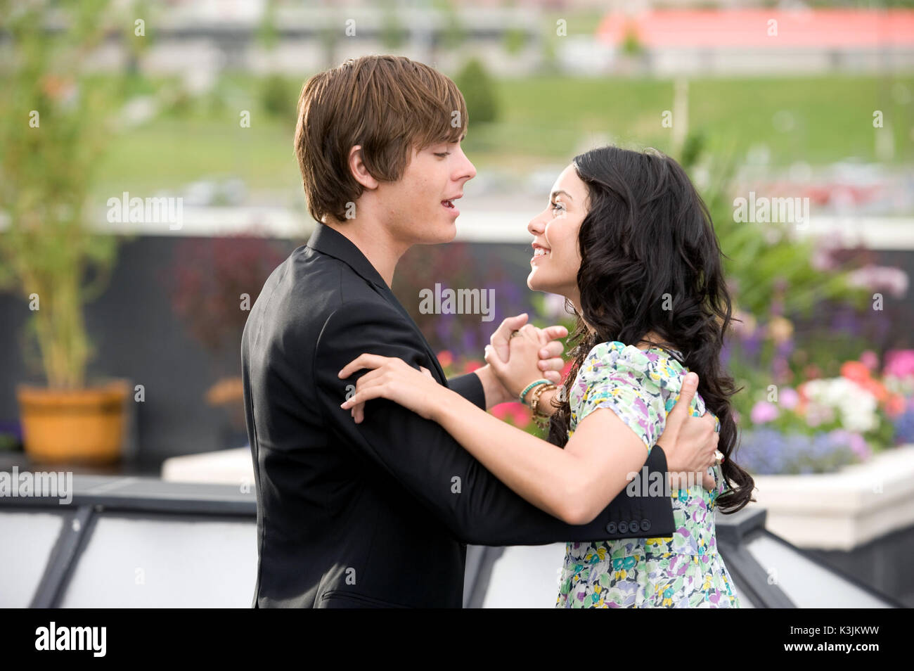 HIGH SCHOOL MUSICAL 3: SENIOR YEAR ZAC EFRON als Troy Bolton, Vanessa Hudgens als Gabriella Montez HIGH SCHOOL MUSICAL 3: SENIOR YEAR Datum: 2008 Stockfoto