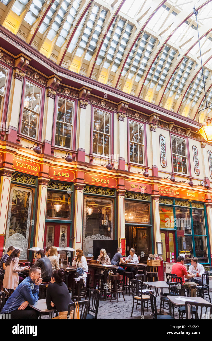 England, London, die Stadt, Leadenhall Market, Kneipenszene Stockfoto