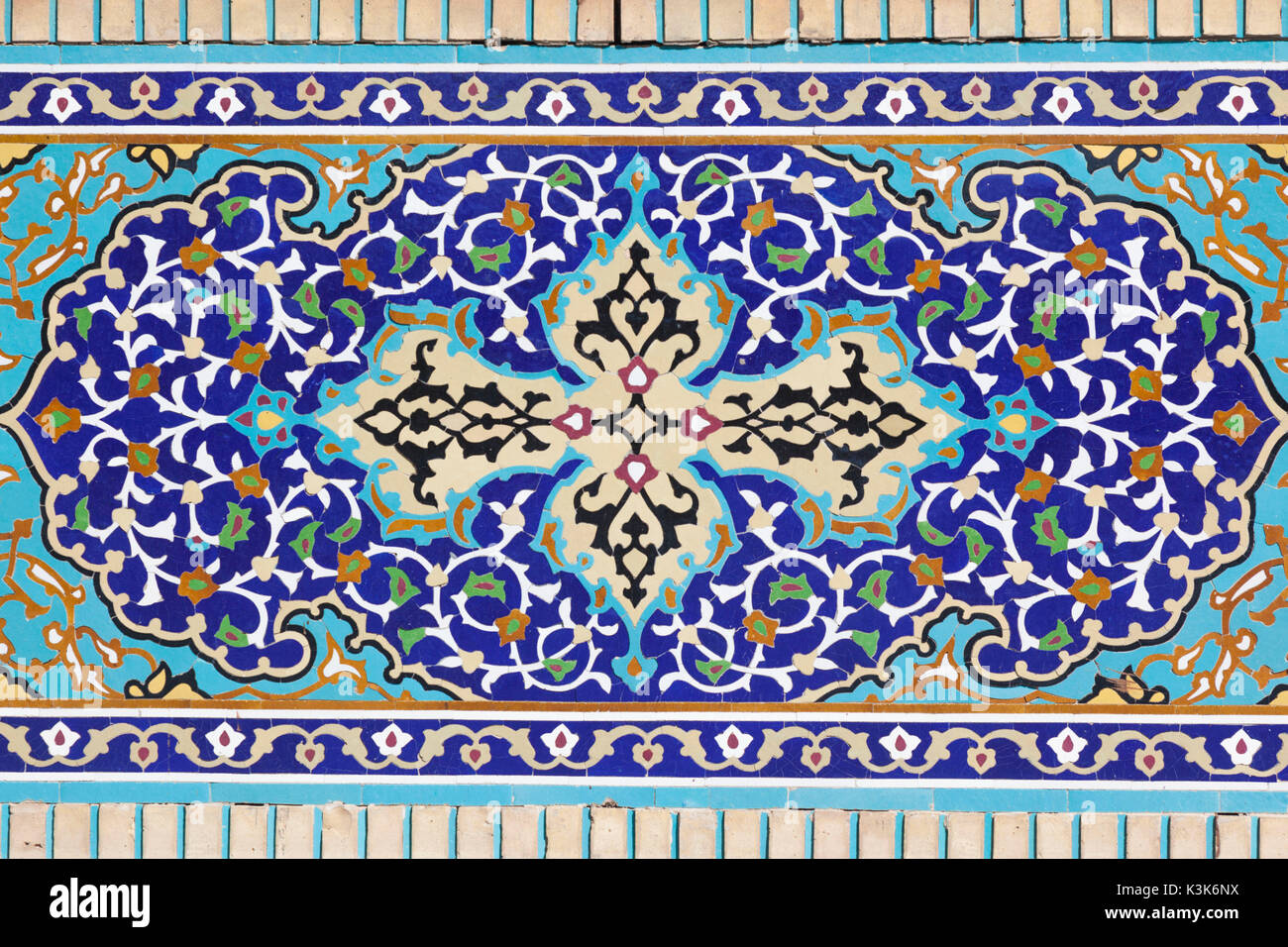 Iran, Teheran, Museum der islamischen Periode, außen Kacheln detail Stockfoto