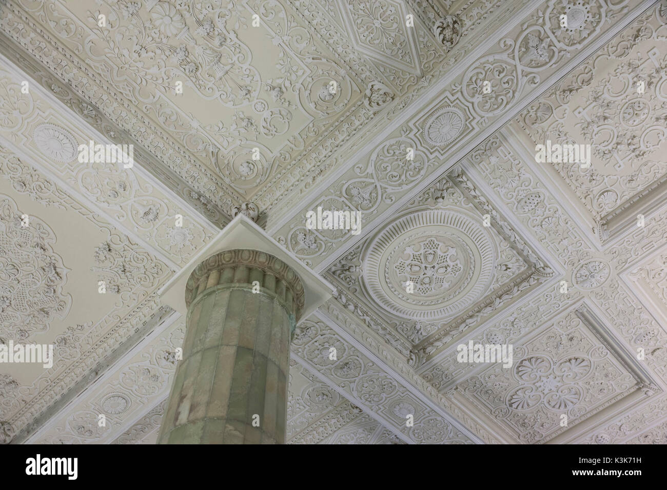 Iran, Teheran, Sa'dAbad Palace Complex, königliche Sommerresidenz während der pahlavizeit, White Palace, der Palast der Nation, Decke Stockfoto