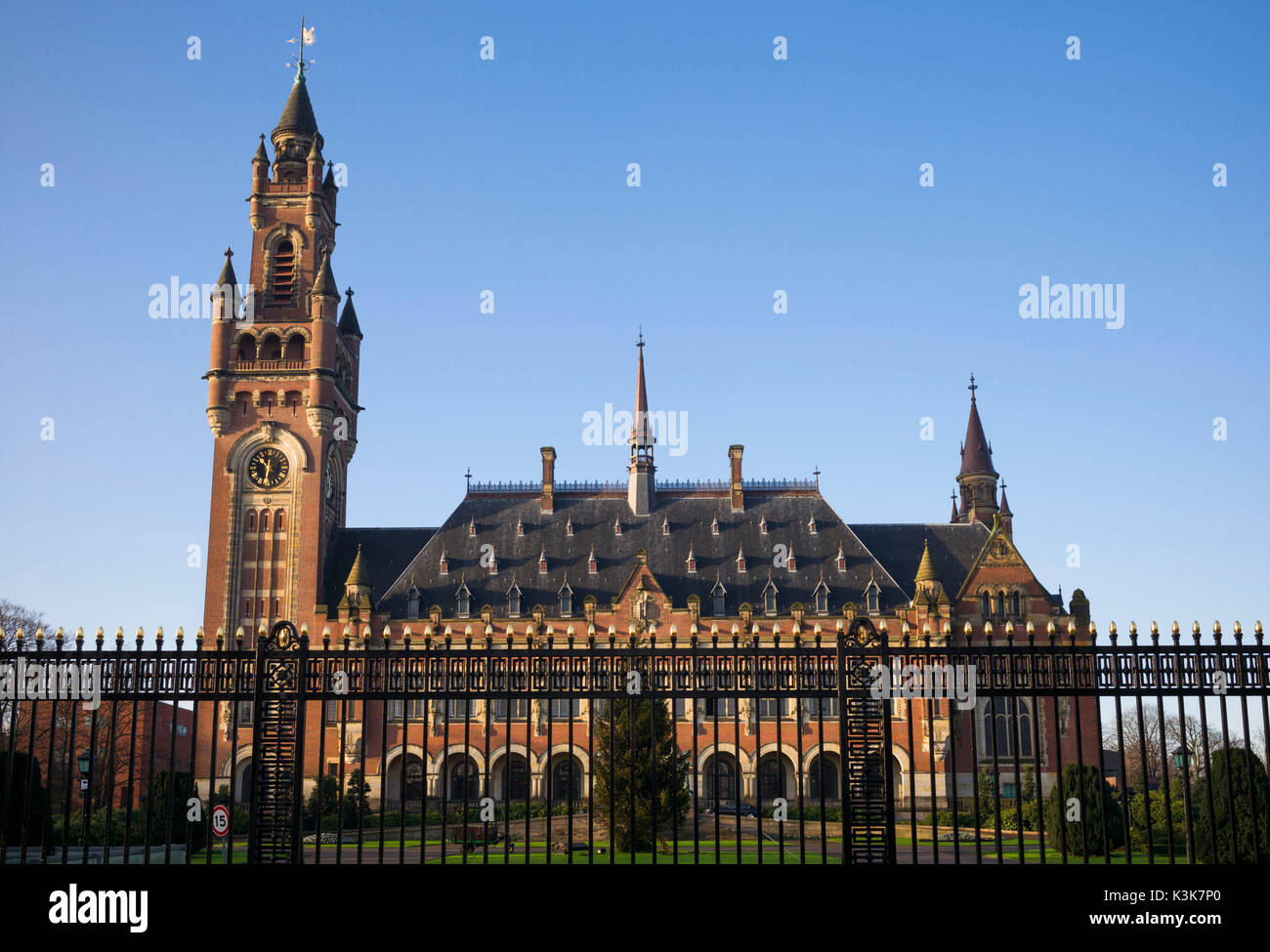 Niederlande, Den Haag, Vredespaleis, Friedenspalast, Sitz der Internationalen UN-Gerichtshof, Gebäude gespendet von Amerikanischen industriellen Andrew Carnegie vor WW1 Stockfoto