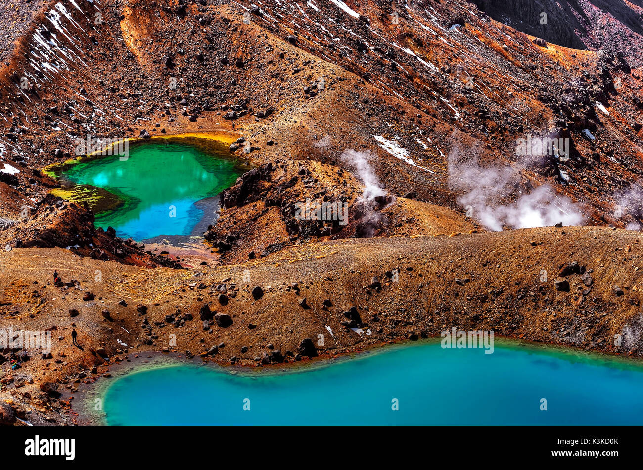 Emerald Lakes in den Vulkan Mt. Ngauruhoe schimmern in bunten Farben. Stockfoto