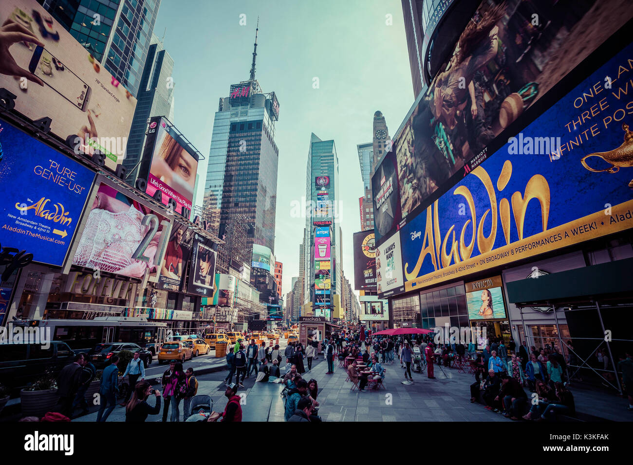 Belebtesten Fußgängerzone, Ads auf den Time Square, Architektur, Wolkenkratzer, Streetview, Manhatten, New York, USA Stockfoto