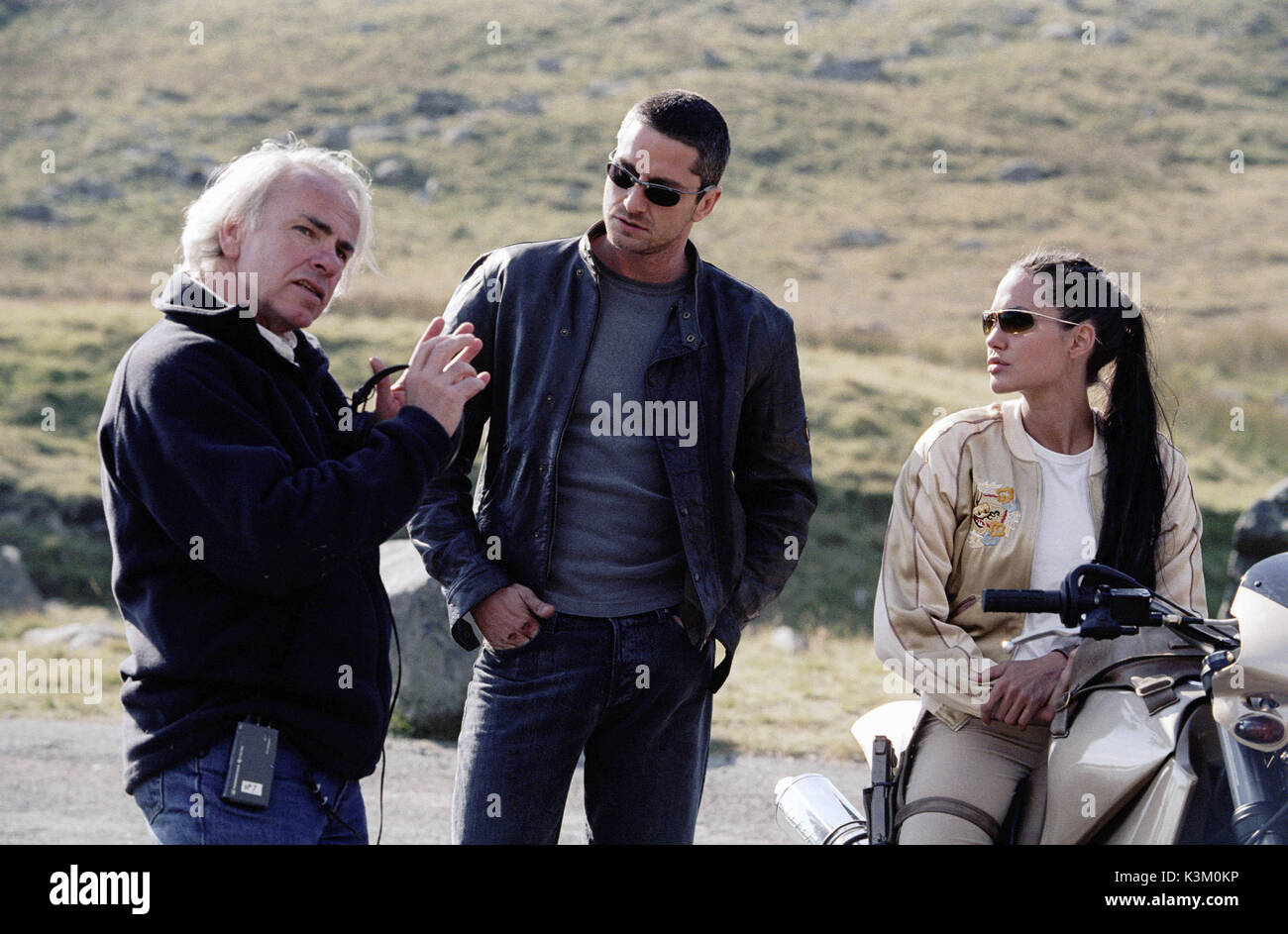 LARA CROFT Tomb Raider: die Wiege des Lebens Regisseur Jan De Bont, Gerard Butler, Angelina Jolie als Lara Croft Datum: 2003 Stockfoto