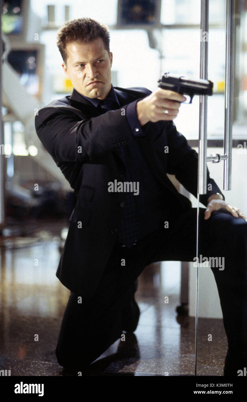 LARA CROFT Tomb Raider: die Wiege des Lebens Til Schweiger Datum: 2003 Stockfoto