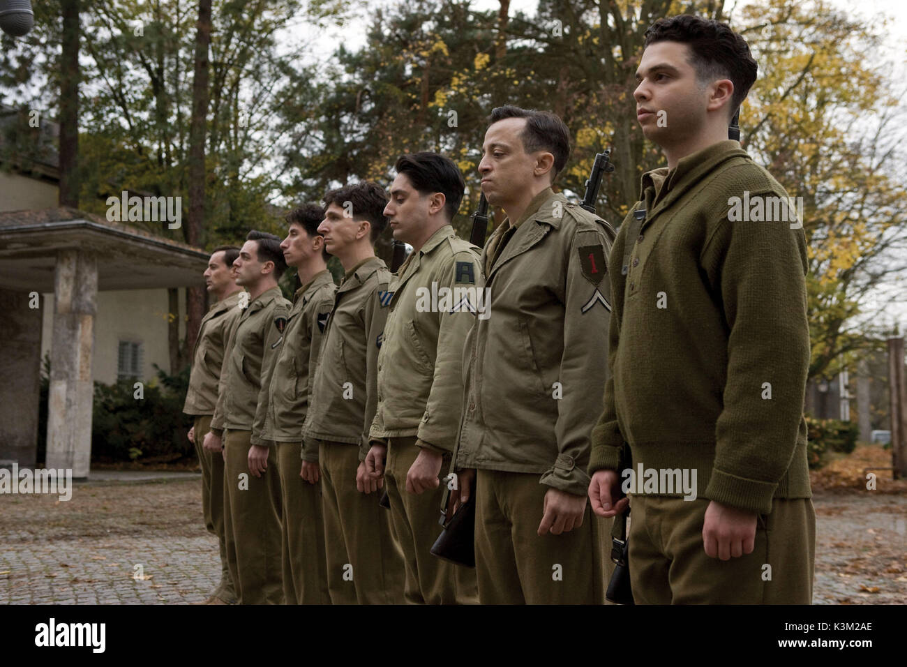 INGLOURIOUS BASTERDS [?] Gedeon Burkhard, [?] B.J. NOVAK, [?] CARLOS FIDEL, [?] PAUL ROST, [?], OMAR DOOM, MICHAEL BACALL [?], [?] SAMM LEVINE Datum: 2009 Stockfoto