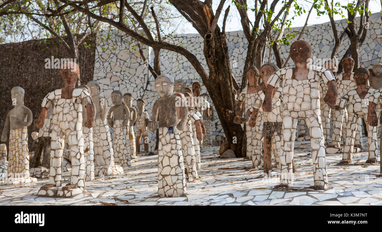 Skulpturen aus Müll und Schutt in der berühmten Rock Garden, die zweite meistbesuchte Touristenattraktion in Indien nach Taj Mahal. Stockfoto