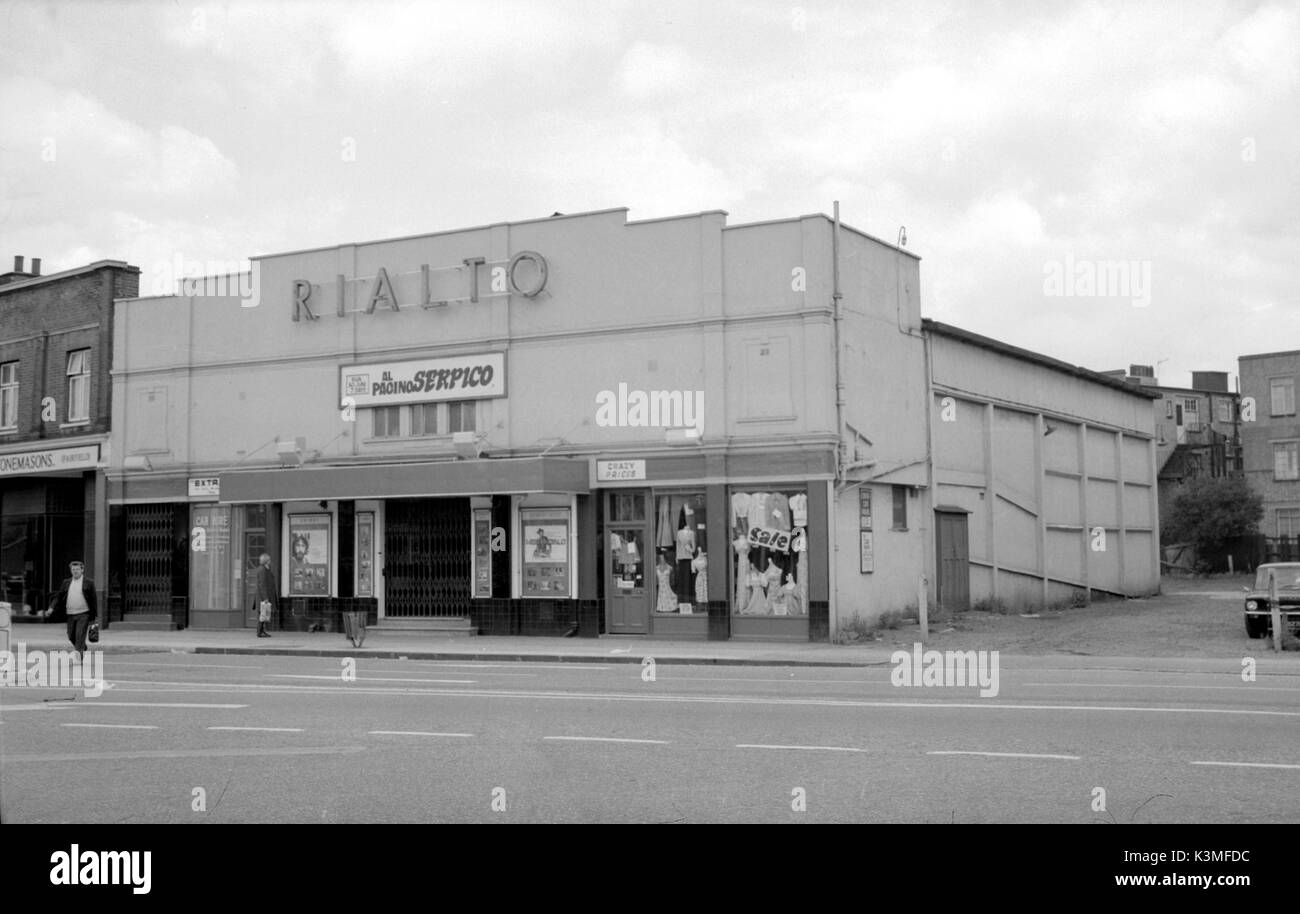 Der RIALTO FILM, RAYNES PARK das Kino ist das Screening von erpico', die im Vereinigten Königreich im Jahr 1974 freigegeben wurde Stockfoto