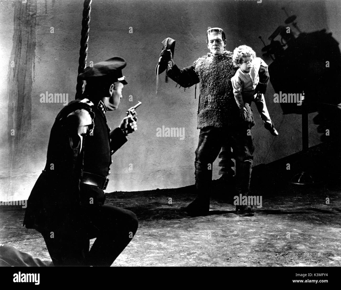 Sohn VON FRANKENSTEIN [US1939] Lionel Atwill, Boris Karloff als das Monster, DONNIE DUNAGAN [Kind Schauspieler] Datum: 1939 Stockfoto
