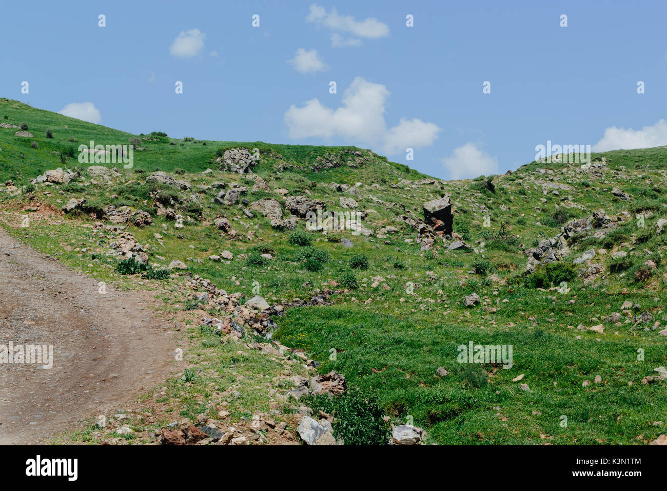Straße in den Bergen von Armenien Stockfoto