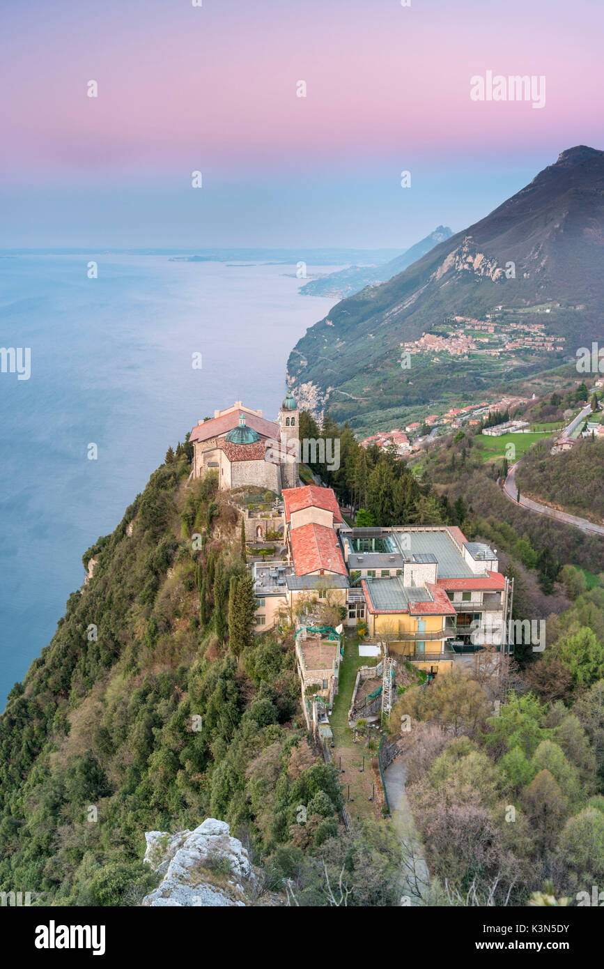 Madonna di montecastello Fotos und Bildmaterial in hoher Auflösung
