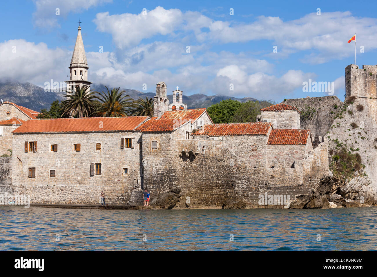 Europa, auf dem Balkan, Montenegro. Detail der Altstadt von Budva mit den Wänden Stockfoto