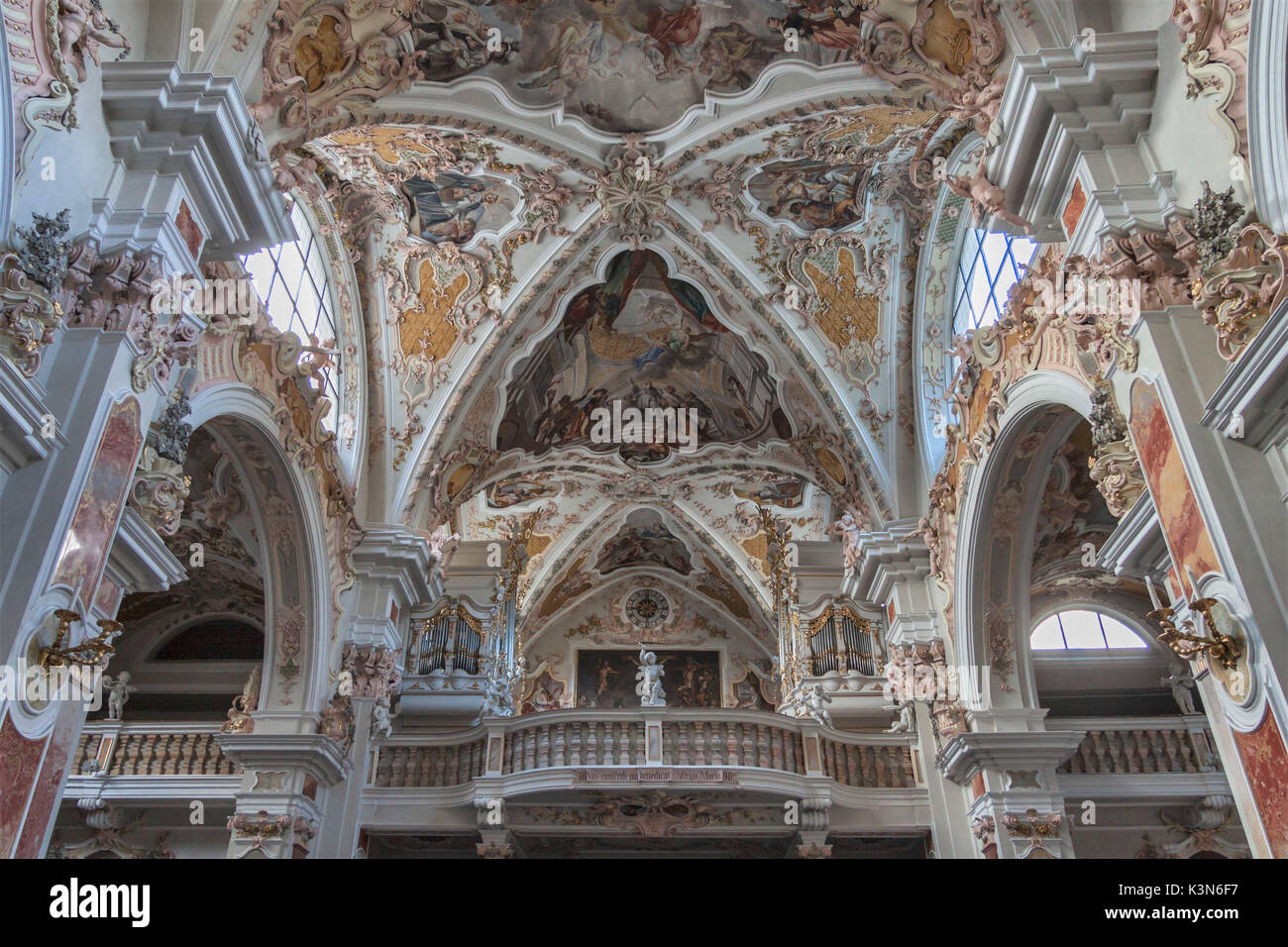 Europa, Italien, Südtirol, Bozen. Kloster Neustift, Varna, im Inneren der Kirche Stockfoto