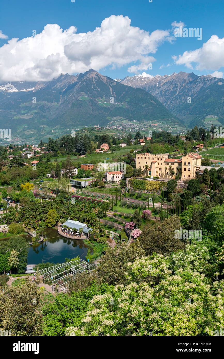 Meran, Südtirol, Italien. Die Wasser- und Terrassengärten, die in den Gärten von Schloss Trauttmansdorff Stockfoto