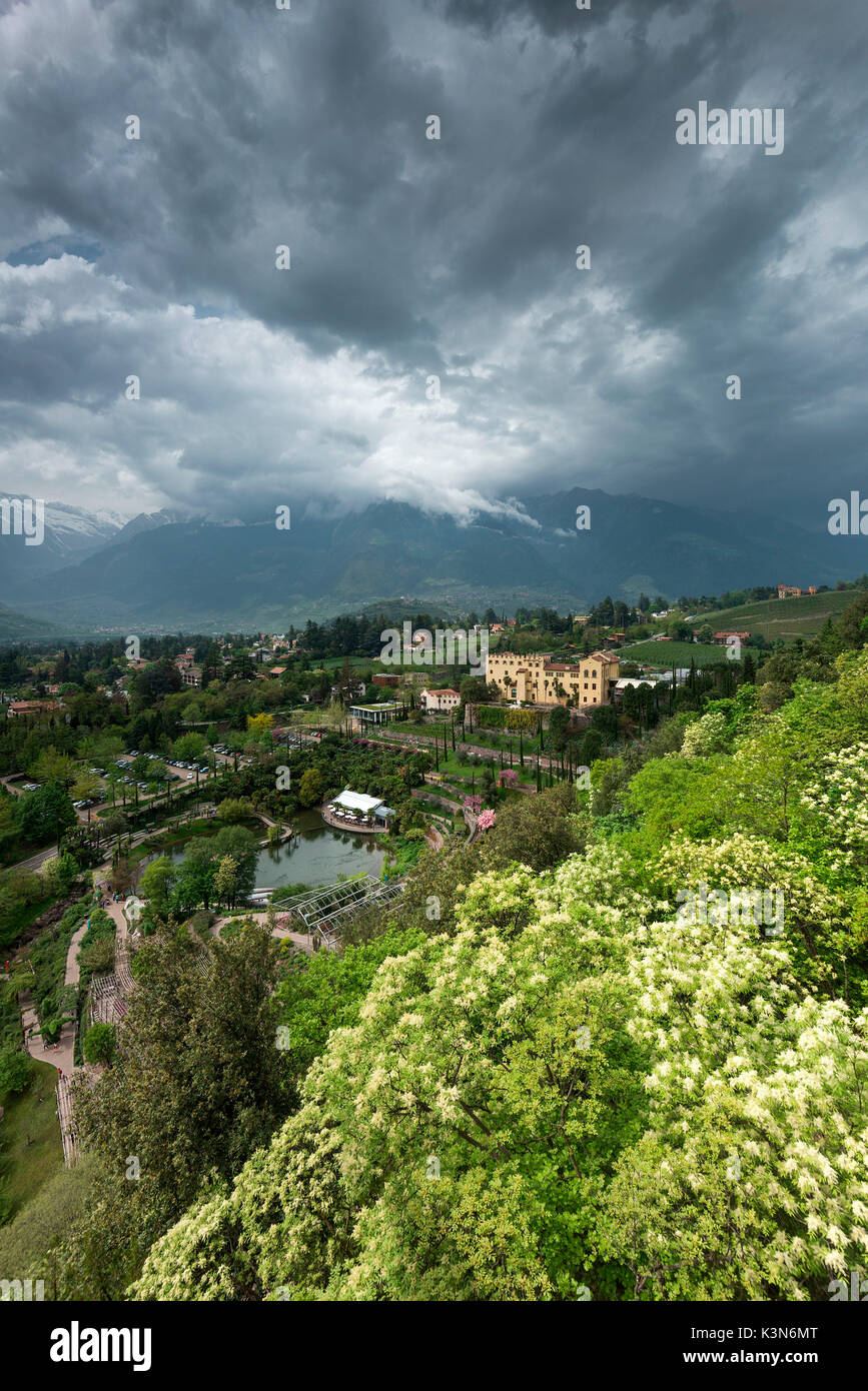 Meran, Südtirol, Italien. Die Wasser- und Terrassengärten, die in den Gärten von Schloss Trauttmansdorff in Meran. Stockfoto
