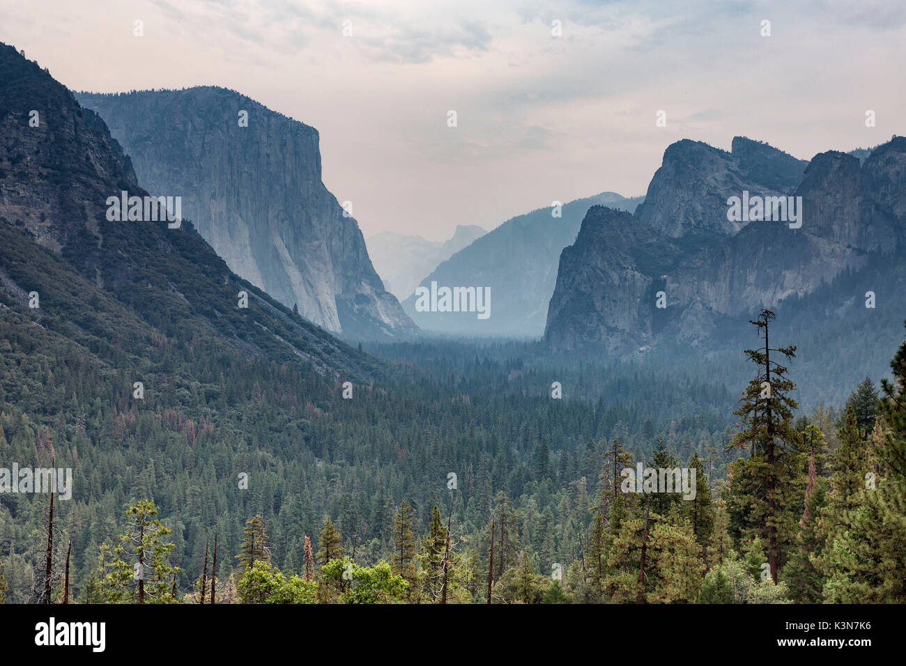 Yosemite Valley Schuß von Wavona Tunnel anzuzeigen. Yosemite National Park, Mariposa County, Kalifornien, USA Stockfoto