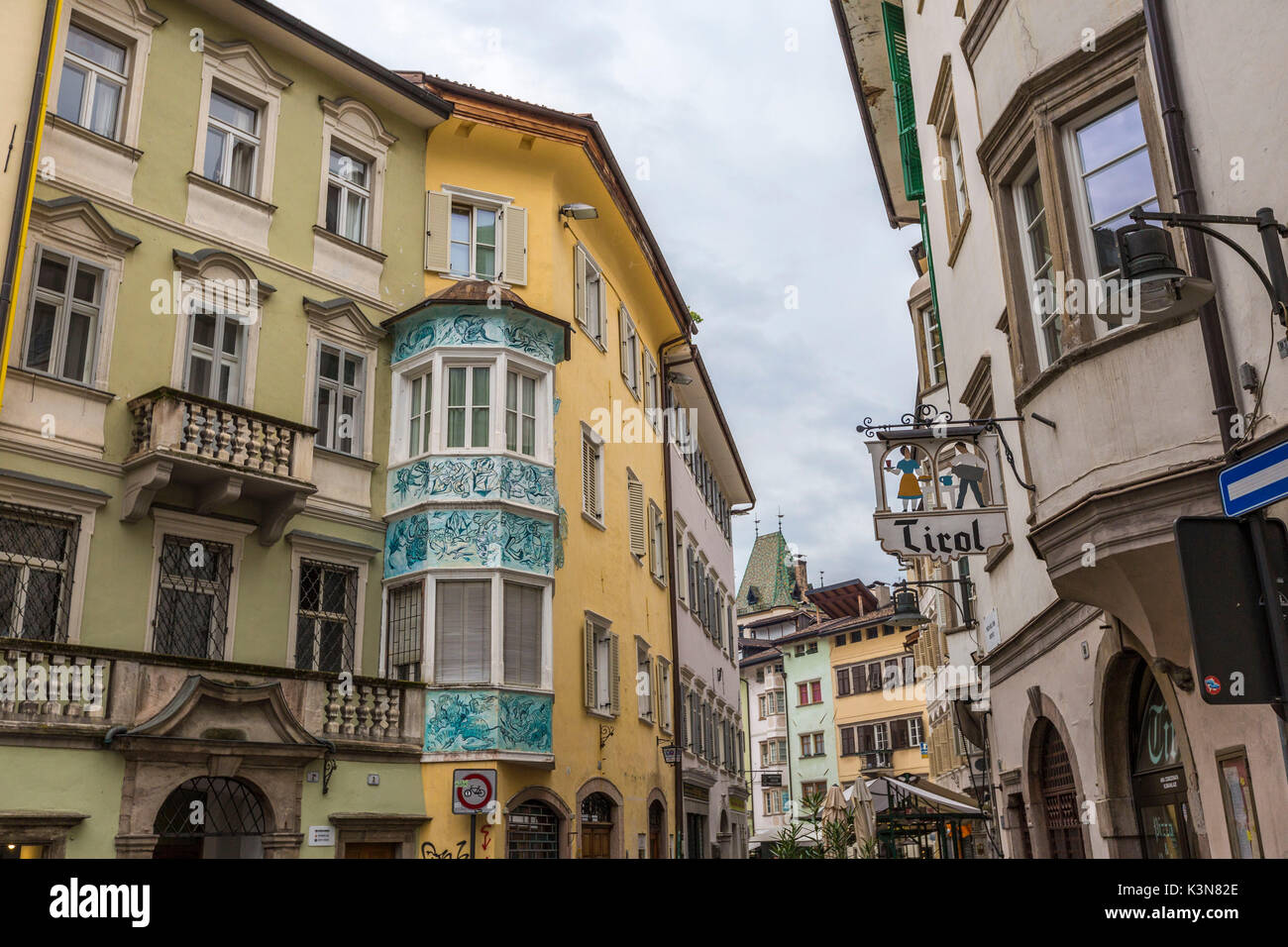 Detail der typischen Häuser von Tirol. Bozen, Trentino Alto Adige, Südtirol, Italien, Europa. Stockfoto