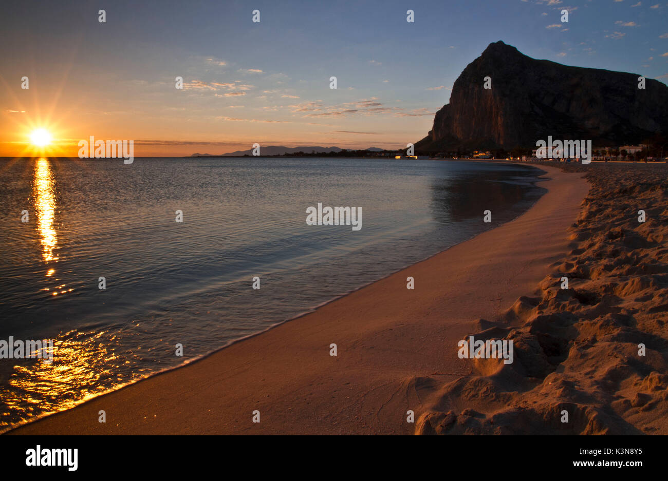 Der Strand des Fischerdorfes San Vito lo Capo Trapani auf Sizilien Stockfoto