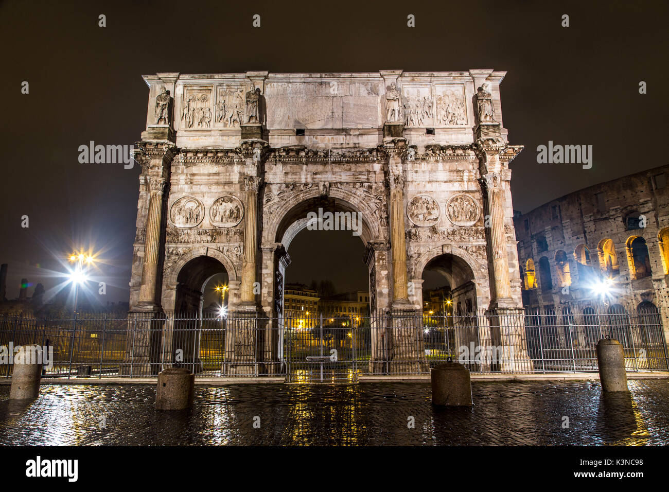 Europa, Italien, Latium, Rom. Arch von Costantine bei Nacht Stockfoto