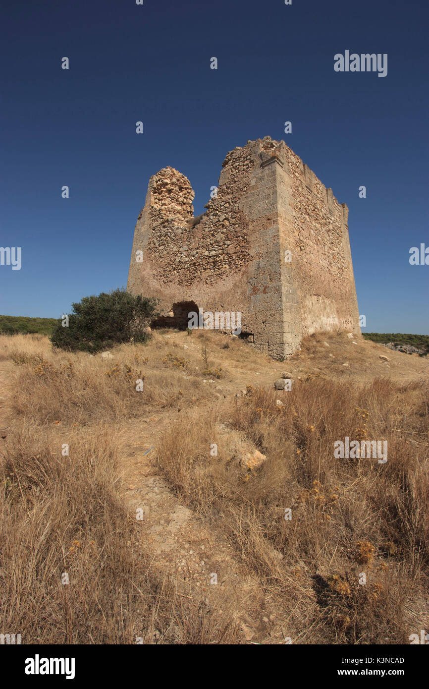 Ruinen von einem alten Wachturm in Apulien, Italien Stockfoto