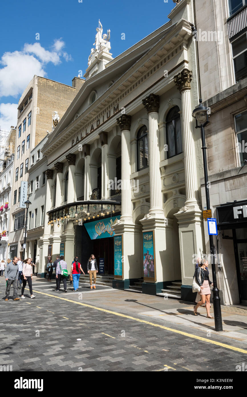 Das London Palladium ist ein Denkmalgeschütztes, West End Theater auf Argyll Street, Westminster, London, Großbritannien Stockfoto