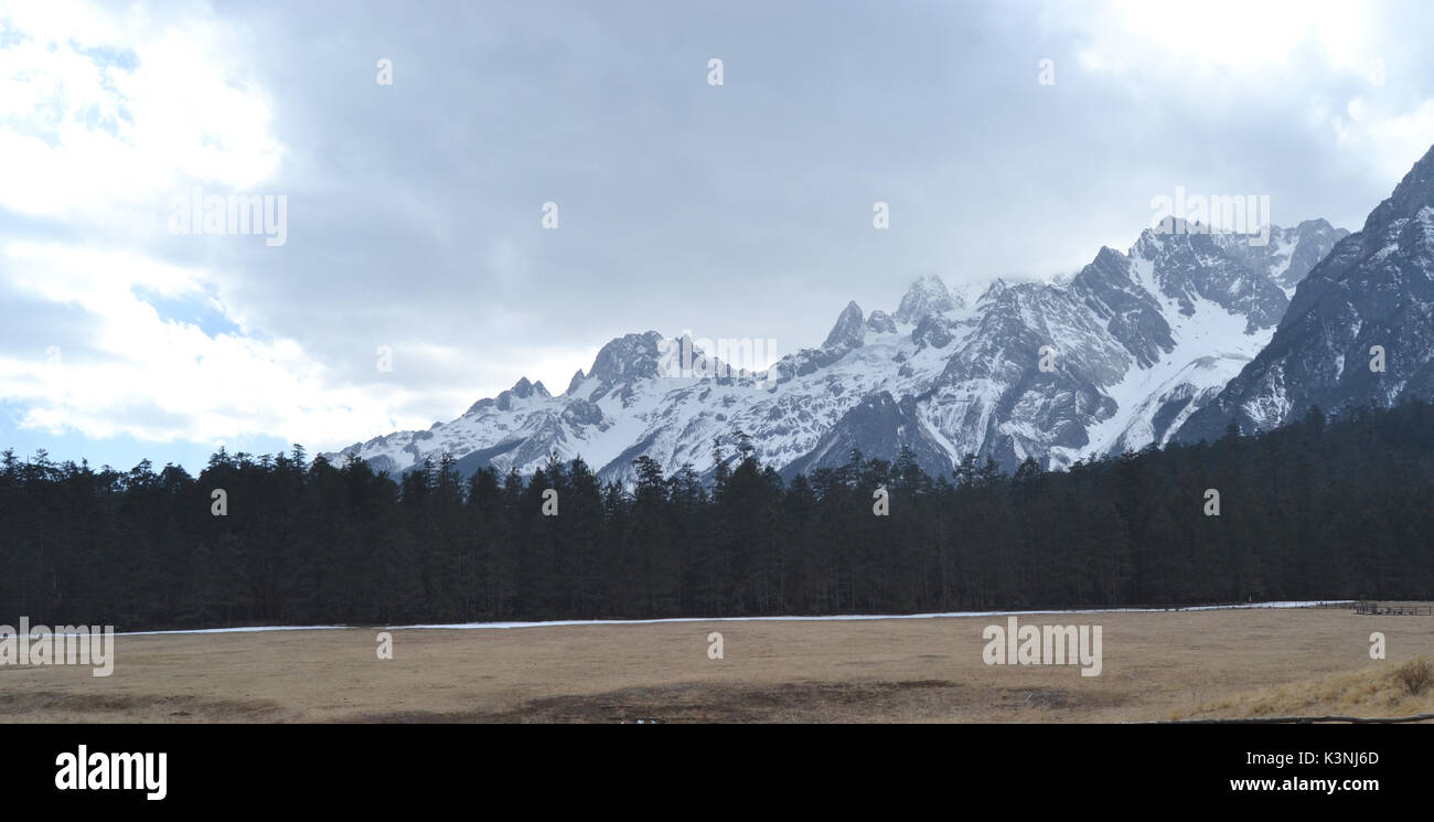 Jadedrachen-Schneeberg Stockfoto